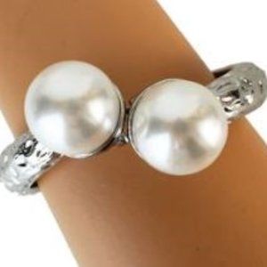Pearl bracelet Hammered Hinged Cuff